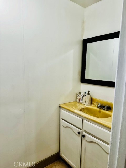 Detail Gallery Image 12 of 19 For 1187 N L St, San Bernardino,  CA 92411 - 3 Beds | 1/1 Baths