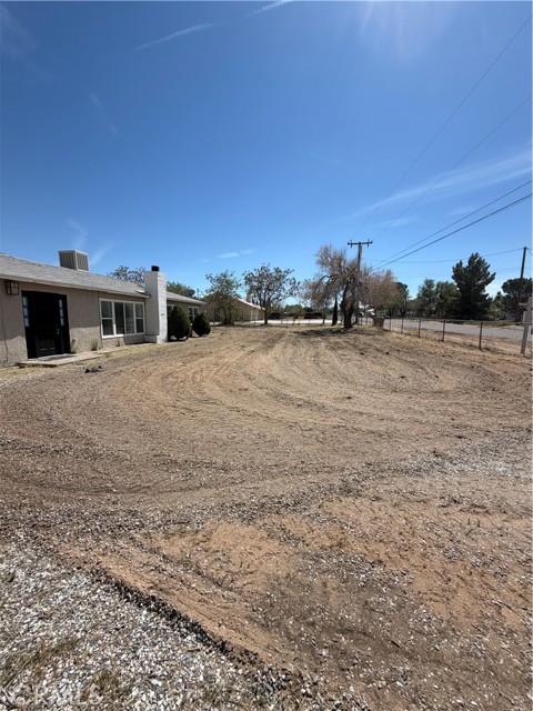 Detail Gallery Image 6 of 20 For 9047 10th, Hesperia,  CA 92345 - 3 Beds | 2 Baths