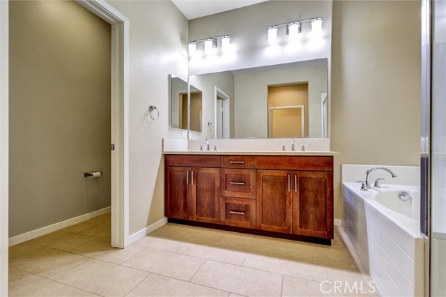Detail Gallery Image 25 of 37 For 1568 W Artesia Square #E,  Gardena,  CA 90248 - 2 Beds | 2/1 Baths