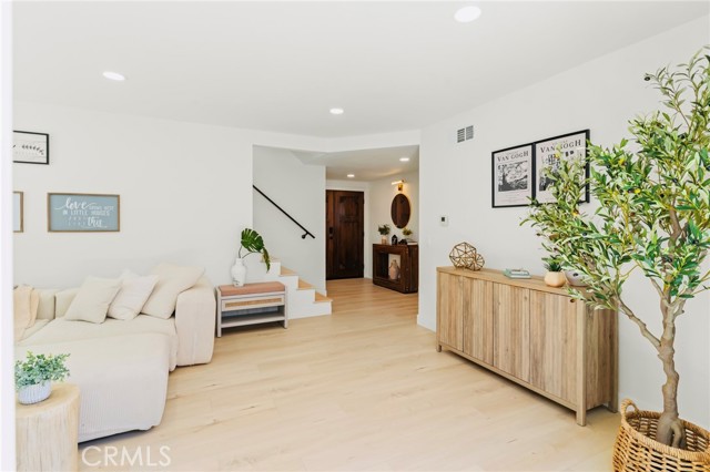 Detail Gallery Image 9 of 69 For 17698 Locust St, Fountain Valley,  CA 92708 - 7 Beds | 6 Baths