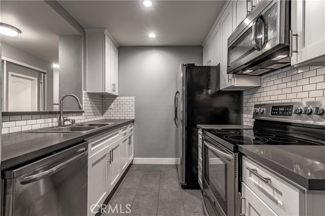 1230 Horn Avenue 525