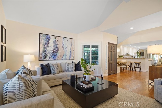 Detail Gallery Image 11 of 75 For 6617 Oak Forest Dr, Oak Park,  CA 91377 - 3 Beds | 2/1 Baths