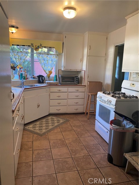 600 Gertruda Avenue, Redondo Beach, California 90277, 2 Bedrooms Bedrooms, ,1 BathroomBathrooms,Residential,Sold,Gertruda,CV21228941