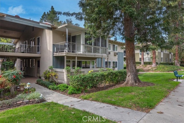 Front Image Thumbnail for CROC26028942