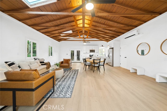 Detail Gallery Image 2 of 22 For 1810 32nd St, San Diego,  CA 92102 - 4 Beds | 3 Baths