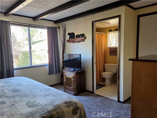 Detail Gallery Image 16 of 28 For 42806 Cougar, Big Bear Lake,  CA 92315 - 2 Beds | 2 Baths