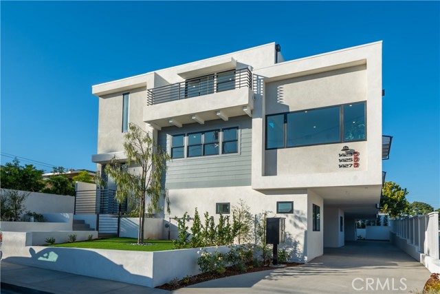 1425 15th Street, Manhattan Beach, California 90266, 3 Bedrooms Bedrooms, ,2 BathroomsBathrooms,Residential,Sold,15th,SB23165474