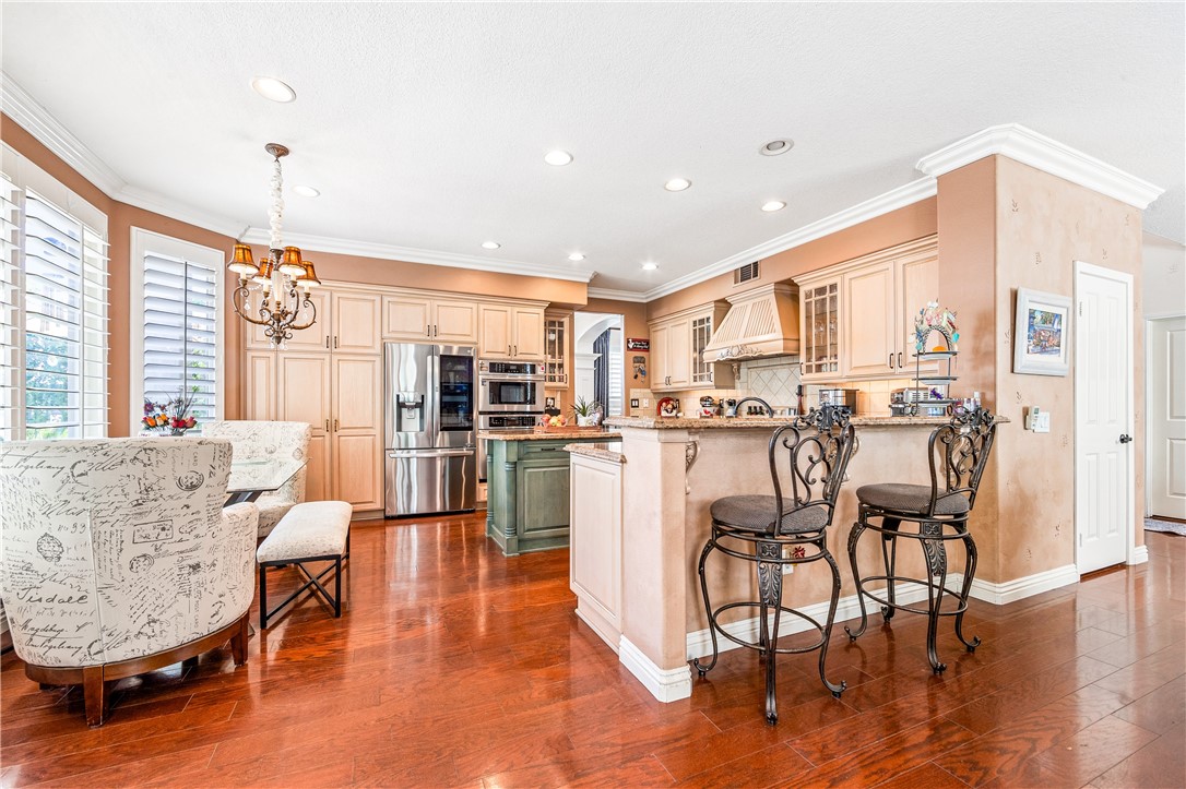 Breakfast counter in kitchen