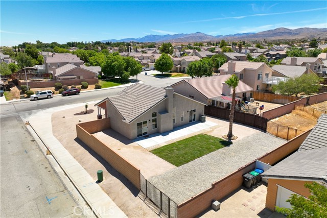 37011 Zinnia Street, Palmdale CA: https://media.crmls.org/medias/67b3dbf6-6418-48a9-b94d-217a0bbb207f.jpg