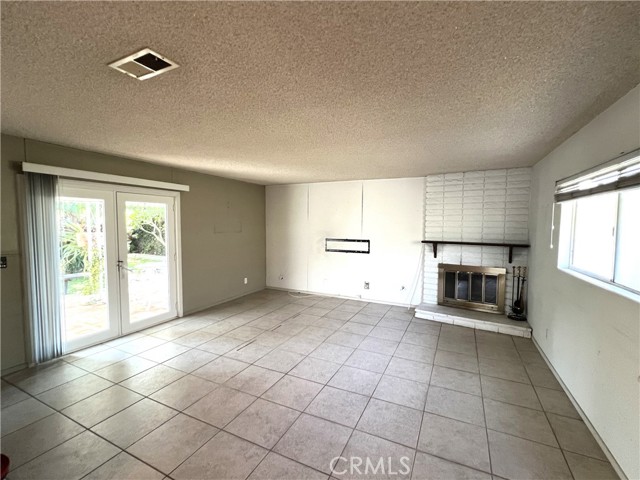 8940 Comet Circle, Westminster CA: https://media.crmls.org/medias/67b4047d-3b35-456a-8feb-c6274ebdeece.jpg