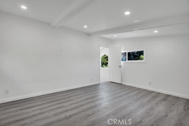 10732 Hatteras Street, North Hollywood CA: https://media.crmls.org/medias/67b49fb4-9f65-4065-b71c-756ea9042f02.jpg
