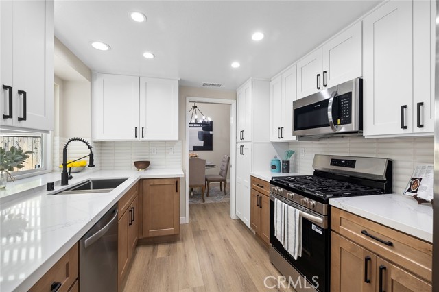 3302 Braemar Lane, Corona CA: https://media.crmls.org/medias/67b4d3e5-5102-42d3-908f-240a8b440a93.jpg