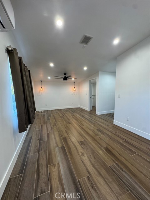 Detail Gallery Image 5 of 17 For 6439 1/2 Graves Ave, Lake Balboa,  CA 91605 - 0 Beds | 1 Baths