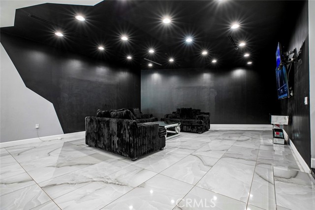 17800 Raymer Street, Sherwood Forest CA: https://media.crmls.org/medias/67b5a11e-f050-487e-93f2-3224aa6db422.jpg