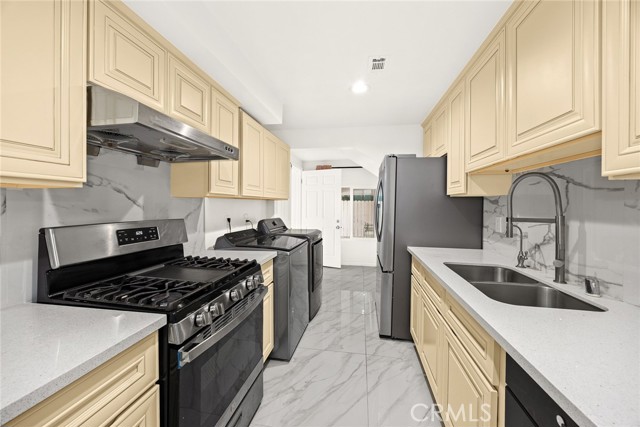 5138 Daleview Avenue, Temple City CA: https://media.crmls.org/medias/67b63177-9212-4959-be49-d2c9bfeca482.jpg