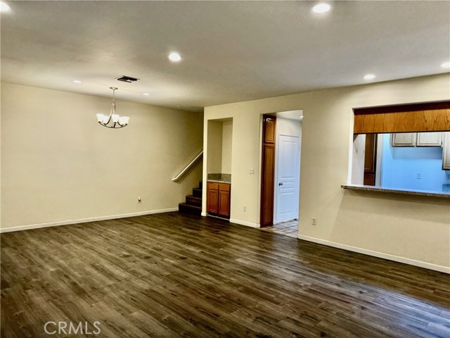 Detail Gallery Image 3 of 26 For 18930 Sherman Way #17,  Reseda,  CA 91335 - 4 Beds | 3 Baths