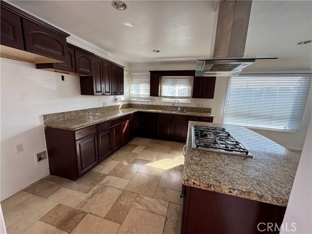 Detail Gallery Image 2 of 57 For 3833 W 105 St, Inglewood,  CA 90303 - 3 Beds | 1 Baths