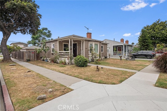 1040 E 67th Street, Long Beach CA: https://media.crmls.org/medias/67b7f4af-92e9-4c2f-b007-e6eeec892cb9.jpg