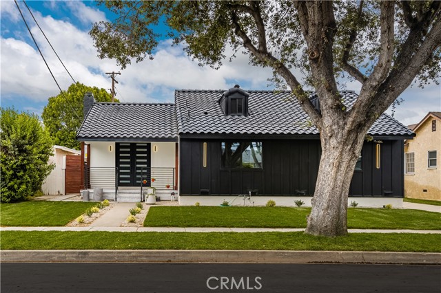 Detail Gallery Image 1 of 1 For 6734 E Monlaco Rd, Long Beach,  CA 90808 - 4 Beds | 3 Baths