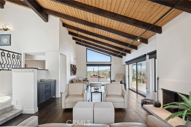 Detail Gallery Image 12 of 67 For 4372 Park Vicente, Calabasas,  CA 91302 - 4 Beds | 4/1 Baths