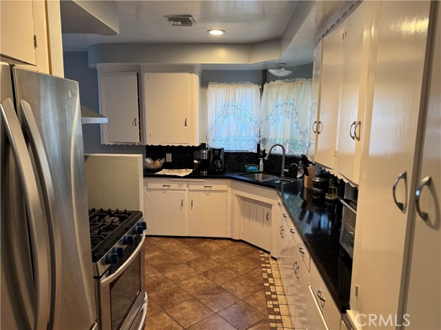 Detail Gallery Image 9 of 23 For 812 N Dickel St, Anaheim,  CA 92805 - 2 Beds | 2 Baths