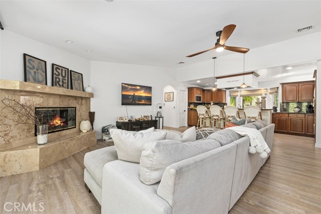 Detail Gallery Image 16 of 41 For 600 Cliff Dr, Newport Beach,  CA 92663 - 5 Beds | 4/1 Baths