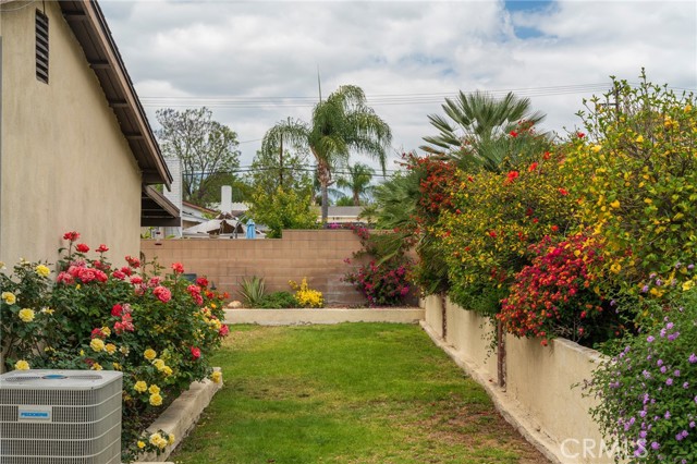 Detail Gallery Image 7 of 45 For 2219 S Elderberry Ave, Ontario,  CA 91762 - 4 Beds | 2 Baths