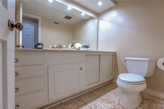 Detail Gallery Image 12 of 62 For 18022 Weston Place, Tustin,  CA 92780 - 5 Beds | 2/1 Baths