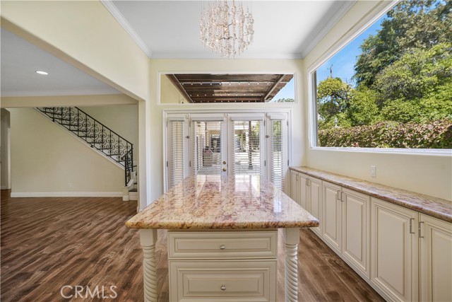Detail Gallery Image 29 of 59 For 1025 E San Jose Ave, Burbank,  CA 91501 - 6 Beds | 6 Baths