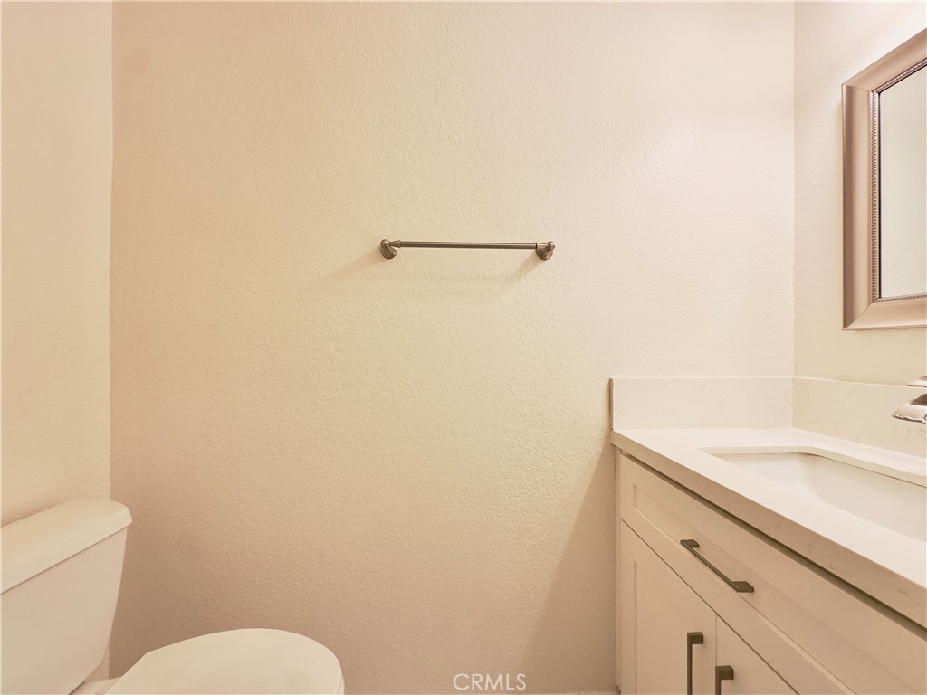 https://media.crmls.org/medias/67bc7e75-60a0-487f-af8a-6dce365cb48e.jpg?preset=X-Large