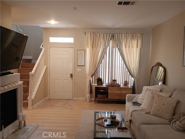 Detail Gallery Image 16 of 30 For 335 W Summerfield, Anaheim,  CA 92802 - 3 Beds | 2/1 Baths