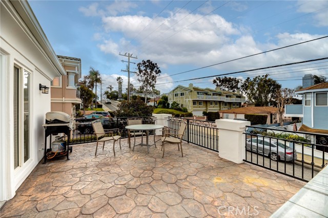 Detail Gallery Image 31 of 40 For 1903 Voorhees Ave, Redondo Beach,  CA 90278 - 7 Beds | 5 Baths