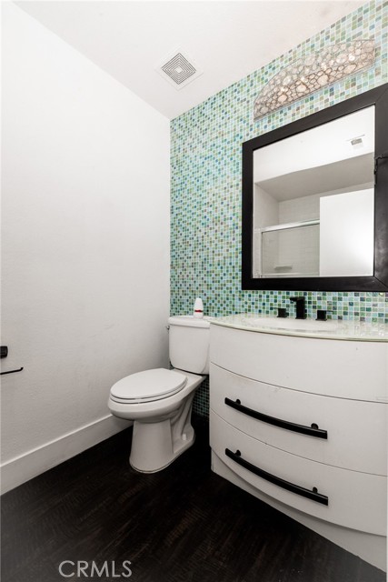 5760 Falling Leaf Lane, Jurupa Valley CA: https://media.crmls.org/medias/67bd355a-6630-4872-a440-46d293113415.jpg
