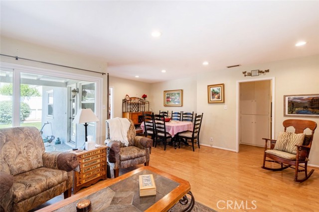 8237 Hillrose Street photo 4