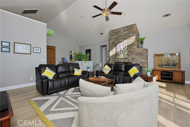 Image 7 of 72 For 18530 Glenwood Rd.