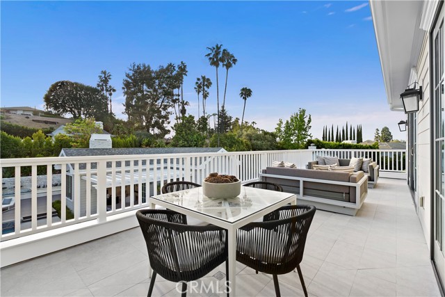 Detail Gallery Image 46 of 56 For 4509 Noeline Ave, Encino,  CA 91436 - 6 Beds | 6/1 Baths