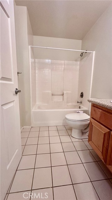 600 Hosking Avenue, Bakersfield CA: https://media.crmls.org/medias/67bef6d9-0984-40ba-a8f4-0dbd579e8109.jpg