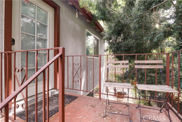 2114 India Street, Los Angeles CA: https://media.crmls.org/medias/67c037b9-6c09-4f01-9824-42a0d9ce38e3.jpg