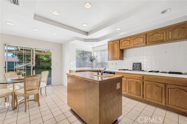 Detail Gallery Image 22 of 55 For 18830 Beechtree Ln, Porter Ranch,  CA 91326 - 5 Beds | 4/1 Baths