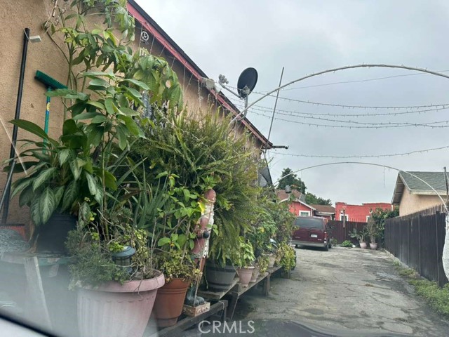 Detail Gallery Image 3 of 14 For 11507 Grape, Los Angeles,  CA 90059 - – Beds | – Baths