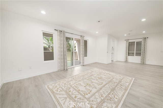Detail Gallery Image 3 of 36 For 12141 Centralia St #208,  Lakewood,  CA 90715 - 2 Beds | 2 Baths
