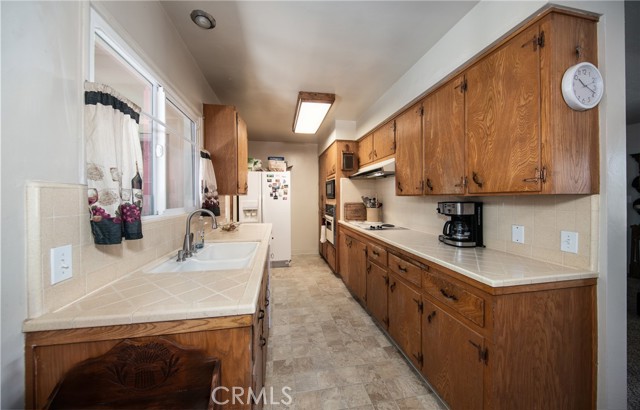 Detail Gallery Image 11 of 25 For 33993 Avenue E, Yucaipa,  CA 92399 - 3 Beds | 2 Baths