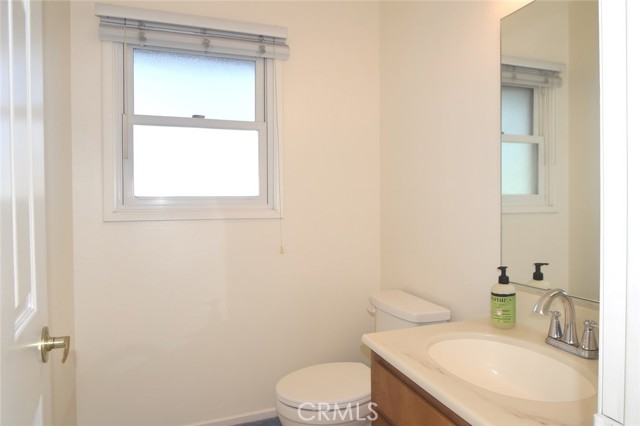 Detail Gallery Image 9 of 13 For 11662 Pickett Ln, Garden Grove,  CA 92840 - 6 Beds | 3/1 Baths