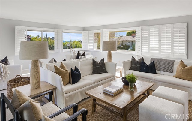 Detail Gallery Image 3 of 33 For 564 Seaward Rd, Corona Del Mar,  CA 92625 - 3 Beds | 2/1 Baths