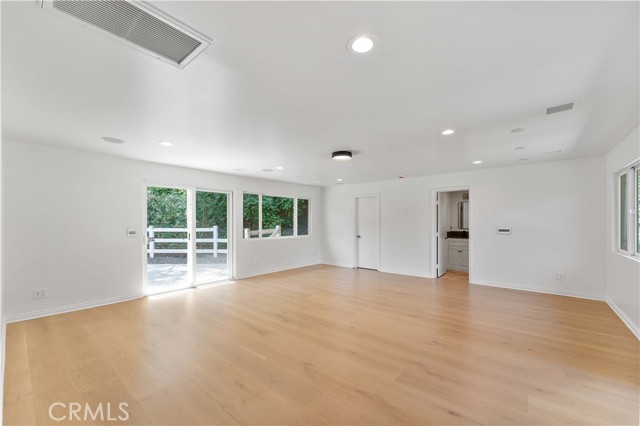 Image 33 of 67 For 950 Spring Meadow Drive