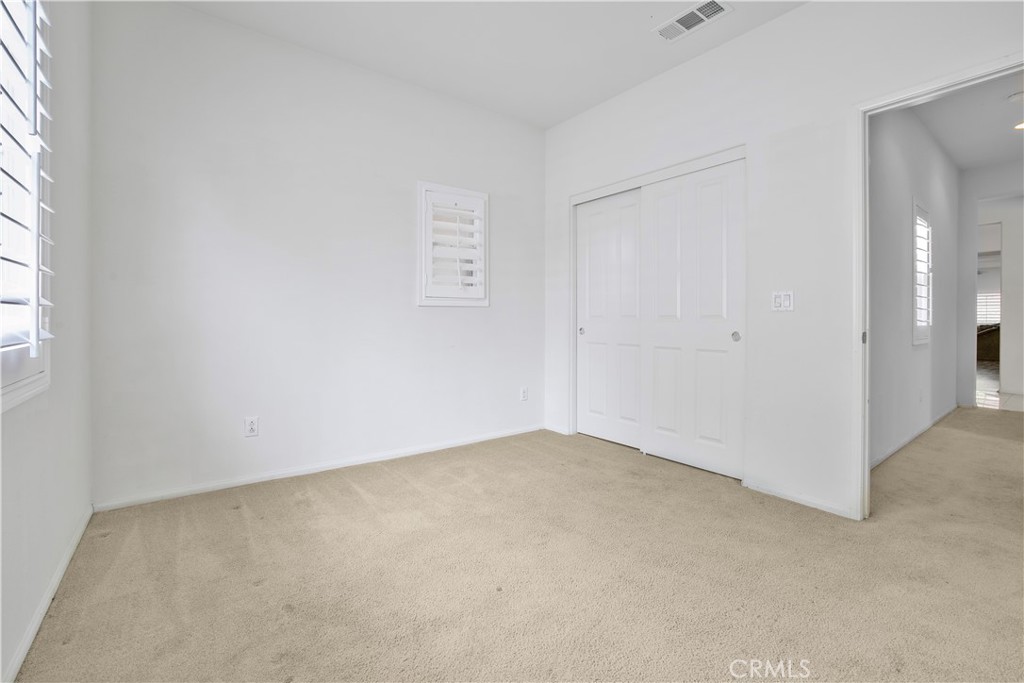 https://media.crmls.org/medias/67c32794-6d91-47da-b7e5-81e4671bf370.jpg?preset=X-Large