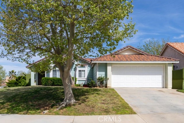 Detail Gallery Image 2 of 29 For 39370 Landmark Ct, Palmdale,  CA 93551 - 4 Beds | 2 Baths