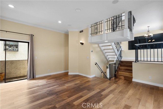 Detail Gallery Image 6 of 20 For 7650 Topanga Canyon Bld #5,  Canoga Park,  CA 91304 - 2 Beds | 3 Baths