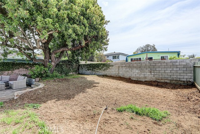 Detail Gallery Image 28 of 29 For 320 E Walnut Ave, El Segundo,  CA 90245 - 5 Beds | 3 Baths