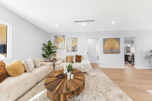 Detail Gallery Image 12 of 53 For 5700 Vista Del Monte, Sherman Oaks,  CA 91411 - 3 Beds | 2 Baths